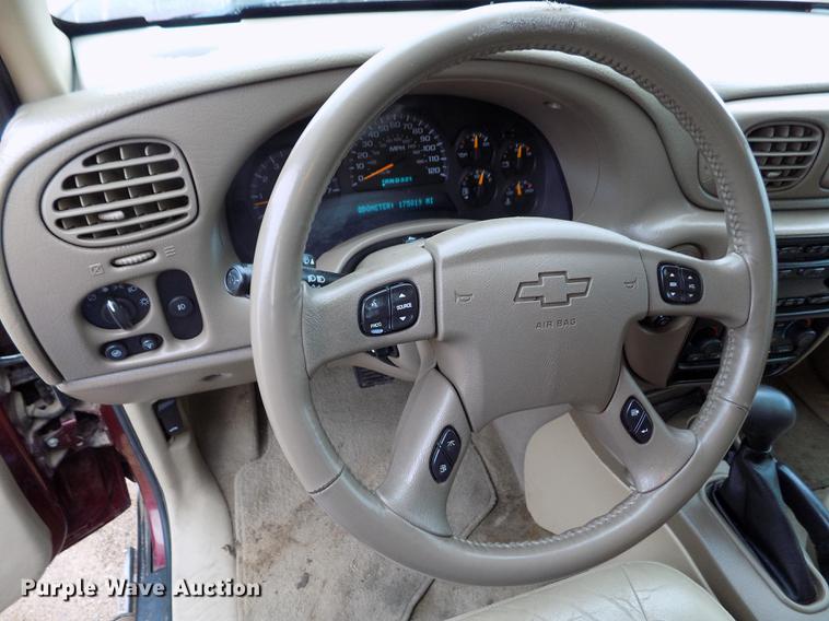 image for item DF2906 2004 Chevrolet TrailBlazer LT SUV