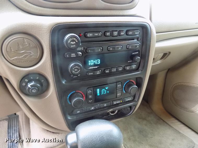 image for item DF2906 2004 Chevrolet TrailBlazer LT SUV