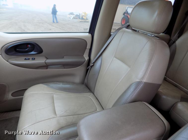 image for item DF2906 2004 Chevrolet TrailBlazer LT SUV