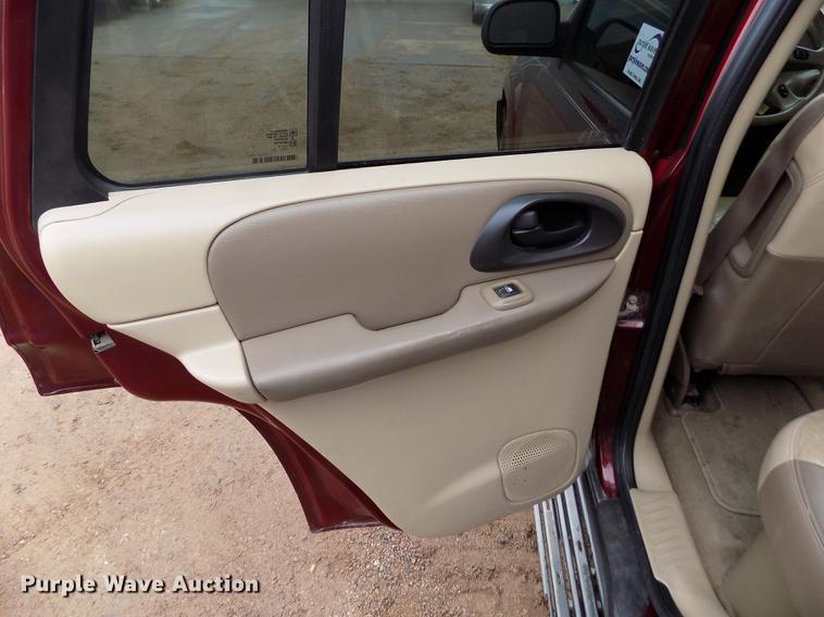 image for item DF2906 2004 Chevrolet TrailBlazer LT SUV