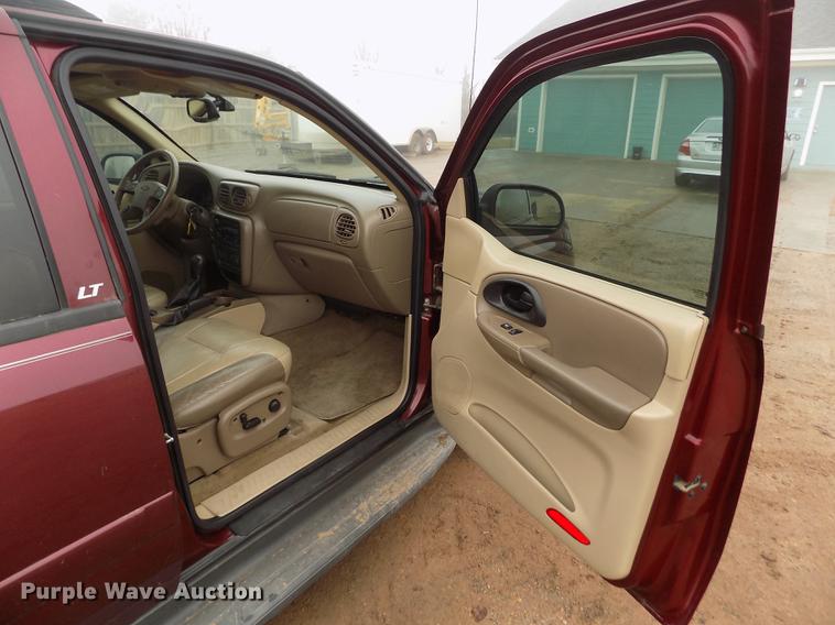 image for item DF2906 2004 Chevrolet TrailBlazer LT SUV