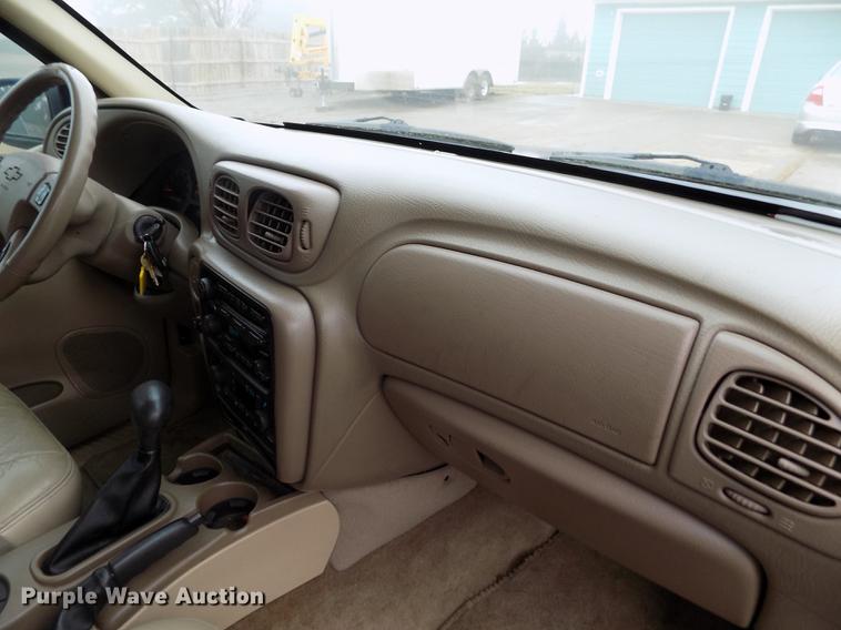 image for item DF2906 2004 Chevrolet TrailBlazer LT SUV