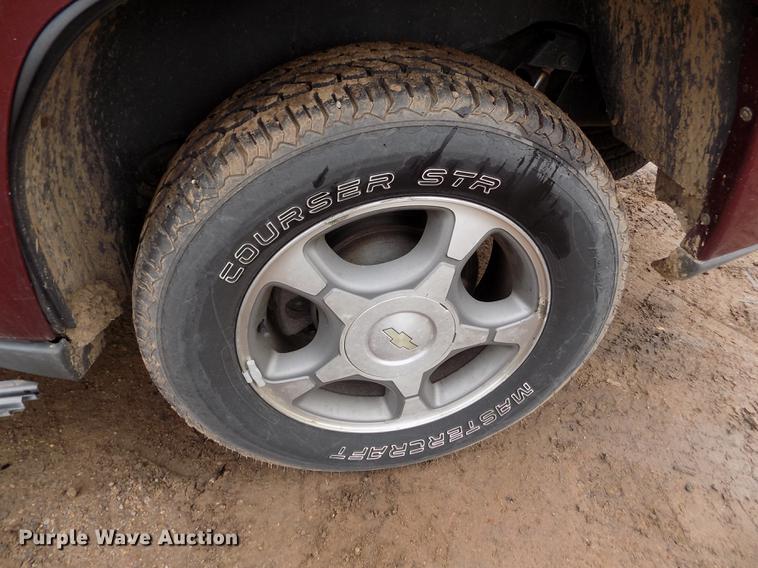 image for item DF2906 2004 Chevrolet TrailBlazer LT SUV