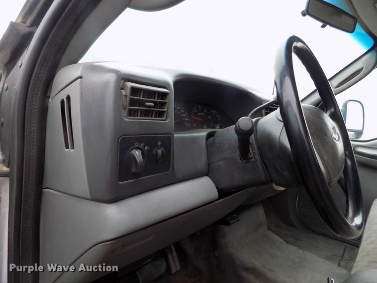 image for item DF2907 2003 Ford F450 Super Duty XL dump truck