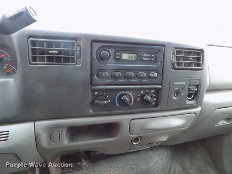 image for item DF2907 2003 Ford F450 Super Duty XL dump truck