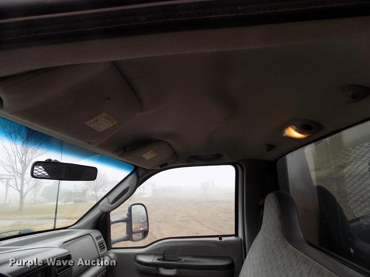 image for item DF2907 2003 Ford F450 Super Duty XL dump truck