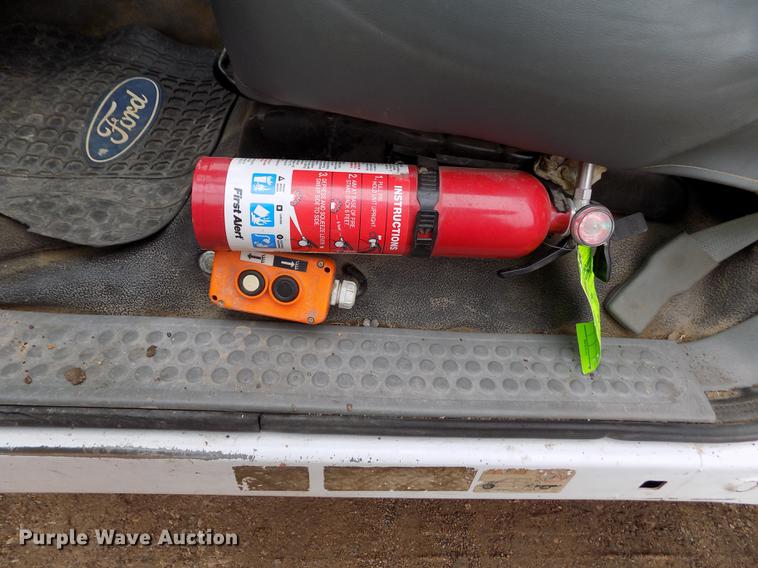 image for item DF2907 2003 Ford F450 Super Duty XL dump truck