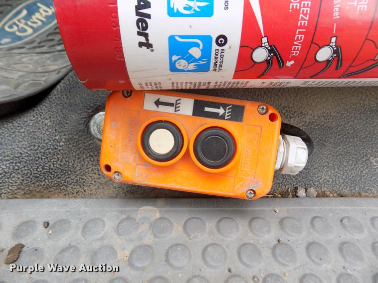 image for item DF2907 2003 Ford F450 Super Duty XL dump truck