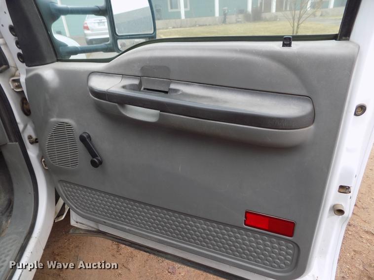 image for item DF2907 2003 Ford F450 Super Duty XL dump truck