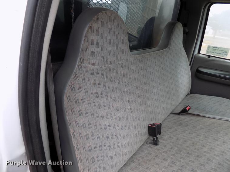 image for item DF2907 2003 Ford F450 Super Duty XL dump truck