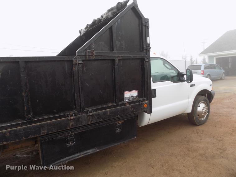 image for item DF2907 2003 Ford F450 Super Duty XL dump truck