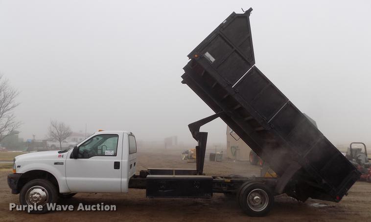 image for item DF2907 2003 Ford F450 Super Duty XL dump truck