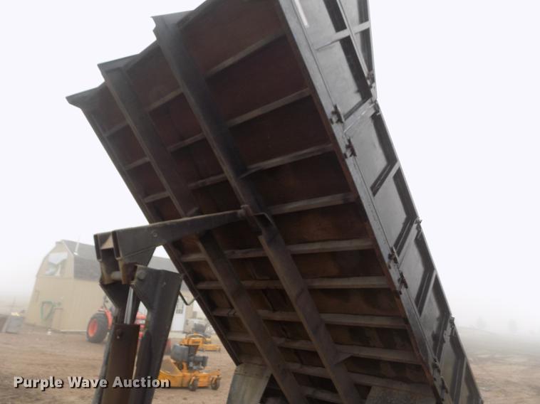 image for item DF2907 2003 Ford F450 Super Duty XL dump truck