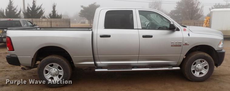 image for item DF2908 2013 Dodge Ram 3500HD Crew Cab pickup truck