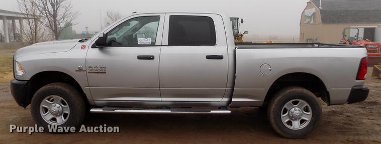image for item DF2908 2013 Dodge Ram 3500HD Crew Cab pickup truck
