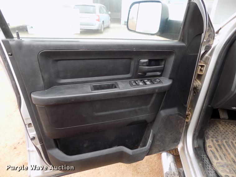 image for item DF2908 2013 Dodge Ram 3500HD Crew Cab pickup truck