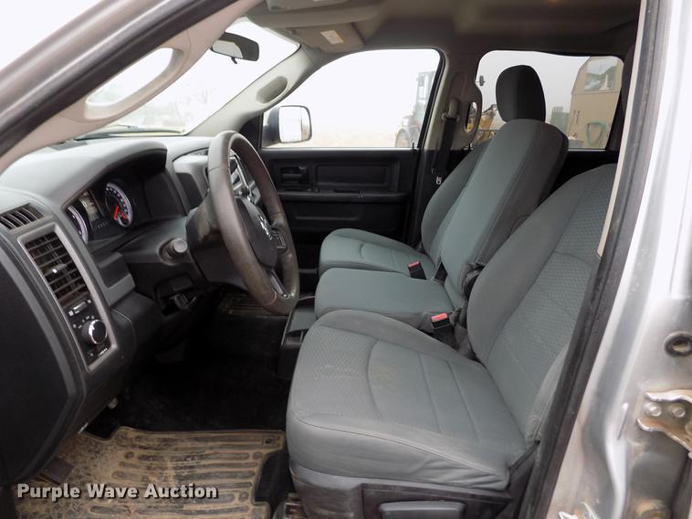 image for item DF2908 2013 Dodge Ram 3500HD Crew Cab pickup truck