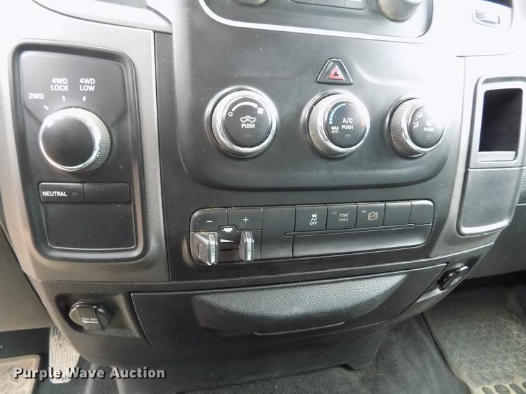 image for item DF2908 2013 Dodge Ram 3500HD Crew Cab pickup truck