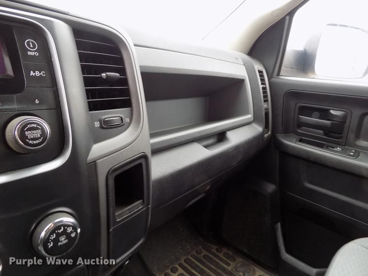 image for item DF2908 2013 Dodge Ram 3500HD Crew Cab pickup truck