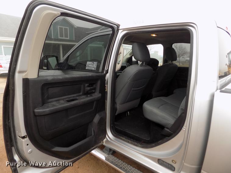 image for item DF2908 2013 Dodge Ram 3500HD Crew Cab pickup truck
