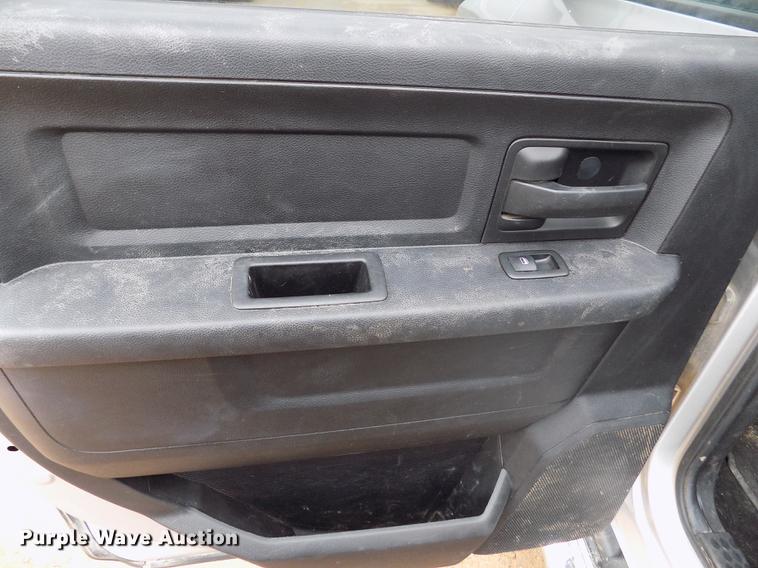 image for item DF2908 2013 Dodge Ram 3500HD Crew Cab pickup truck