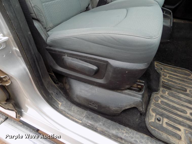 image for item DF2908 2013 Dodge Ram 3500HD Crew Cab pickup truck