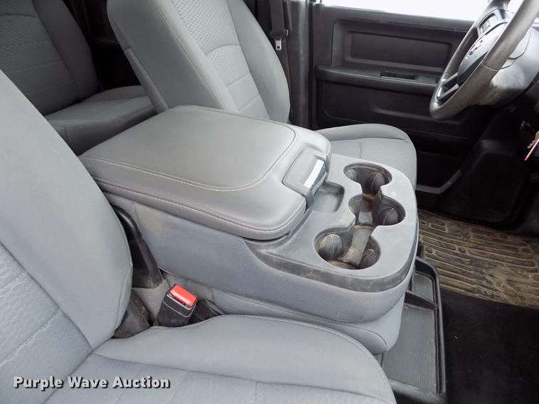 image for item DF2908 2013 Dodge Ram 3500HD Crew Cab pickup truck