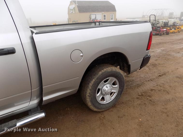 image for item DF2908 2013 Dodge Ram 3500HD Crew Cab pickup truck