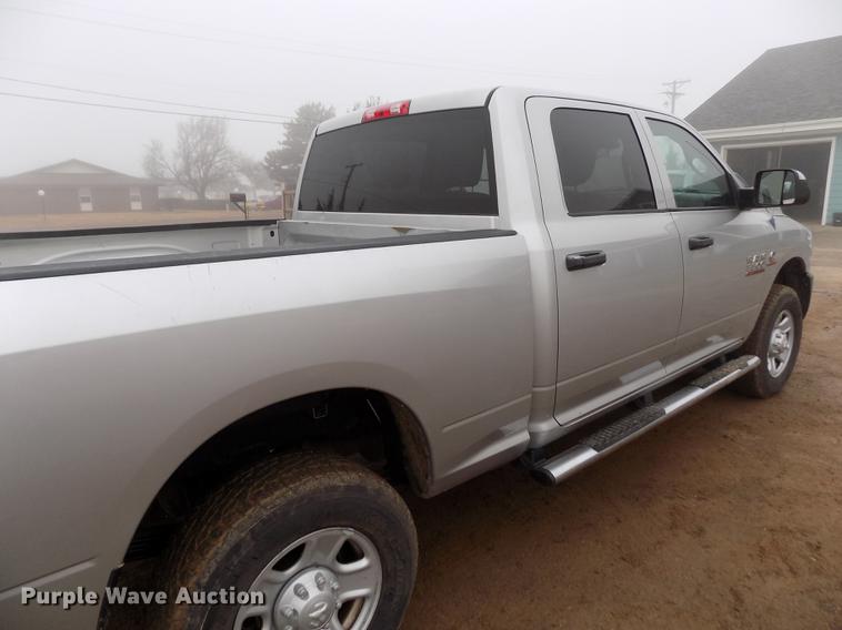 image for item DF2908 2013 Dodge Ram 3500HD Crew Cab pickup truck