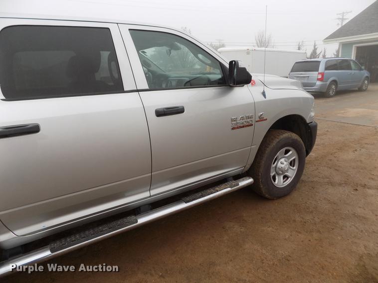 image for item DF2908 2013 Dodge Ram 3500HD Crew Cab pickup truck