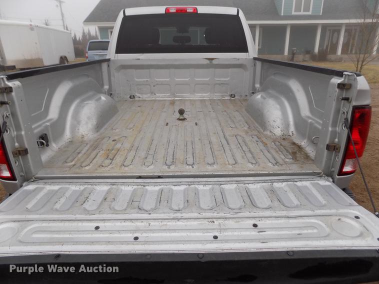 image for item DF2908 2013 Dodge Ram 3500HD Crew Cab pickup truck
