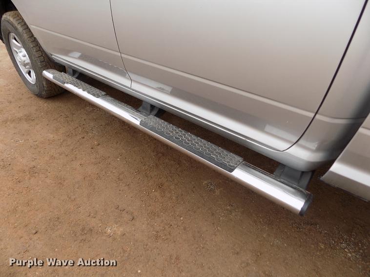 image for item DF2908 2013 Dodge Ram 3500HD Crew Cab pickup truck