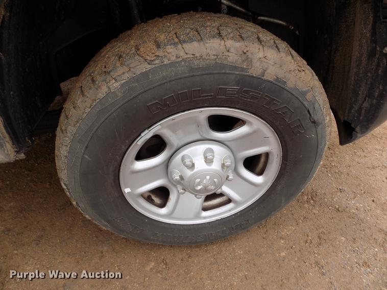 image for item DF2908 2013 Dodge Ram 3500HD Crew Cab pickup truck