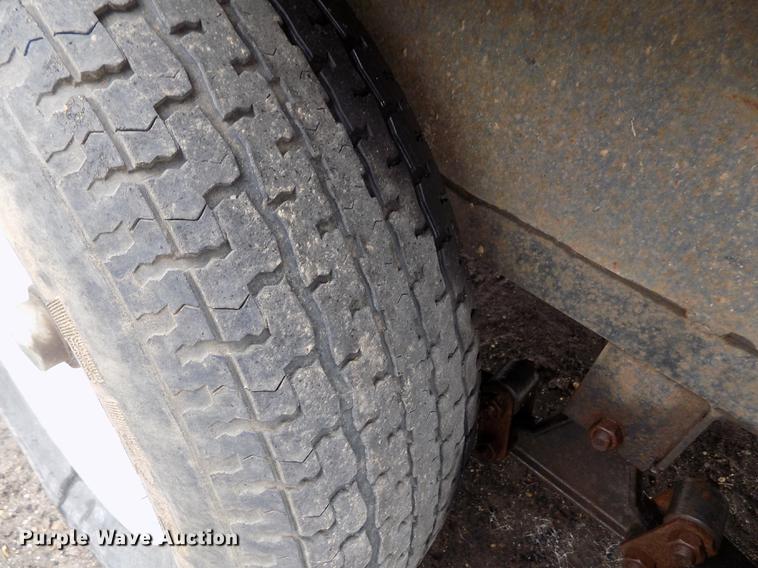 image for item DF2910 2008 Doolittle utility trailer