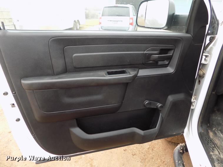 image for item DF2913 2016 Dodge Ram 3500HD pickup truck