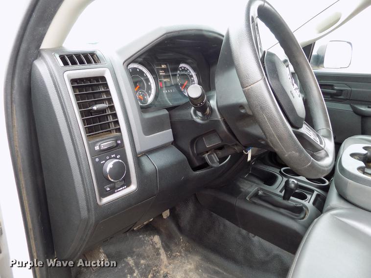 image for item DF2913 2016 Dodge Ram 3500HD pickup truck