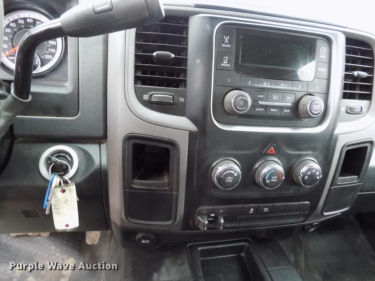 image for item DF2913 2016 Dodge Ram 3500HD pickup truck