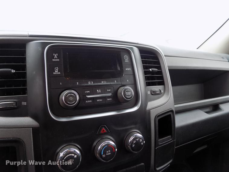 image for item DF2913 2016 Dodge Ram 3500HD pickup truck