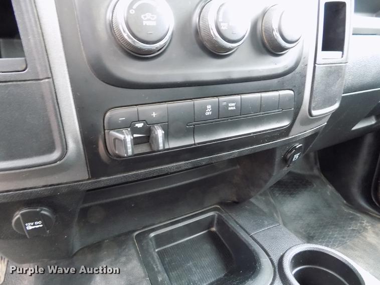 image for item DF2913 2016 Dodge Ram 3500HD pickup truck