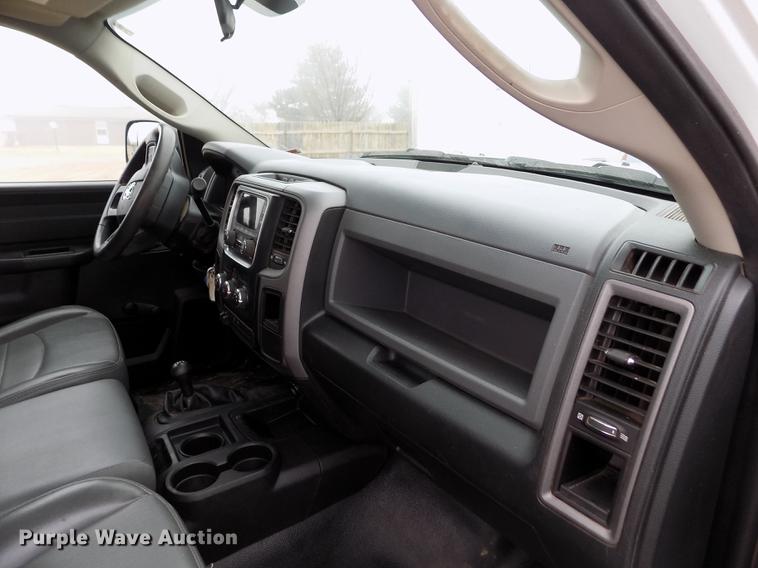 image for item DF2913 2016 Dodge Ram 3500HD pickup truck