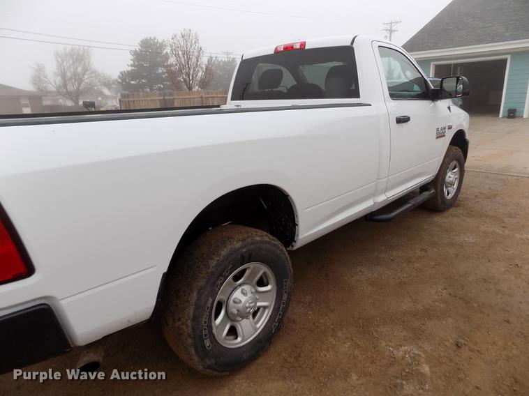 image for item DF2913 2016 Dodge Ram 3500HD pickup truck