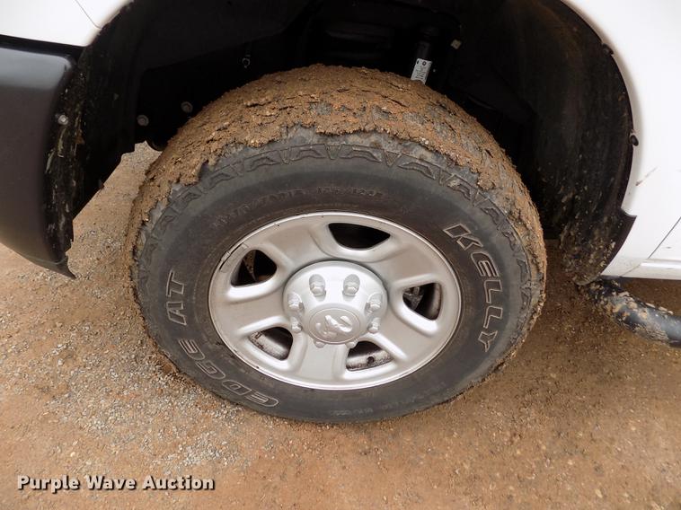 image for item DF2913 2016 Dodge Ram 3500HD pickup truck