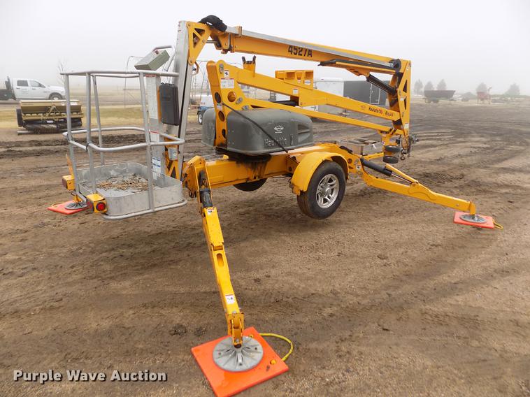 image for item DF2916 2011 Biljax 4527A boom lift