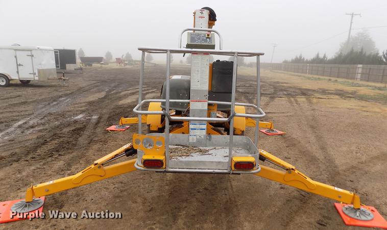 image for item DF2916 2011 Biljax 4527A boom lift