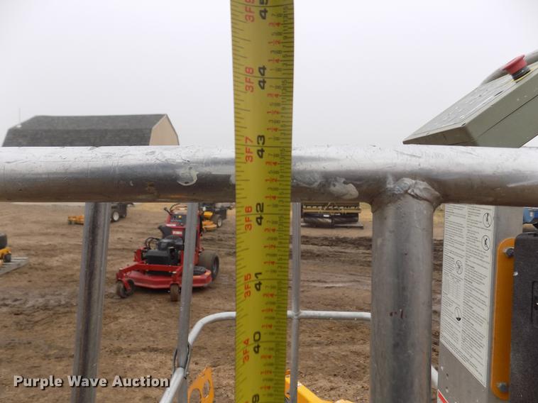 image for item DF2916 2011 Biljax 4527A boom lift