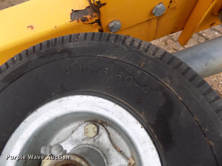 image for item DF2916 2011 Biljax 4527A boom lift