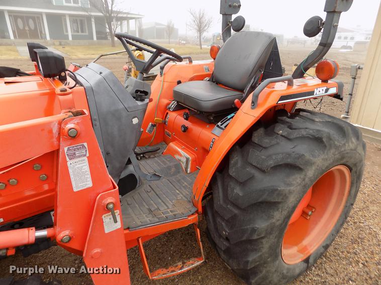image for item DF2917 Kubota L3410 MFWD tractor
