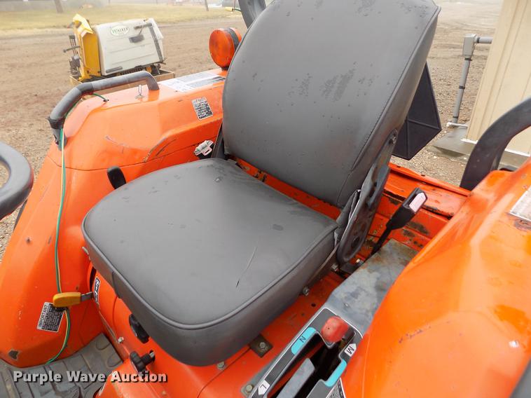image for item DF2917 Kubota L3410 MFWD tractor
