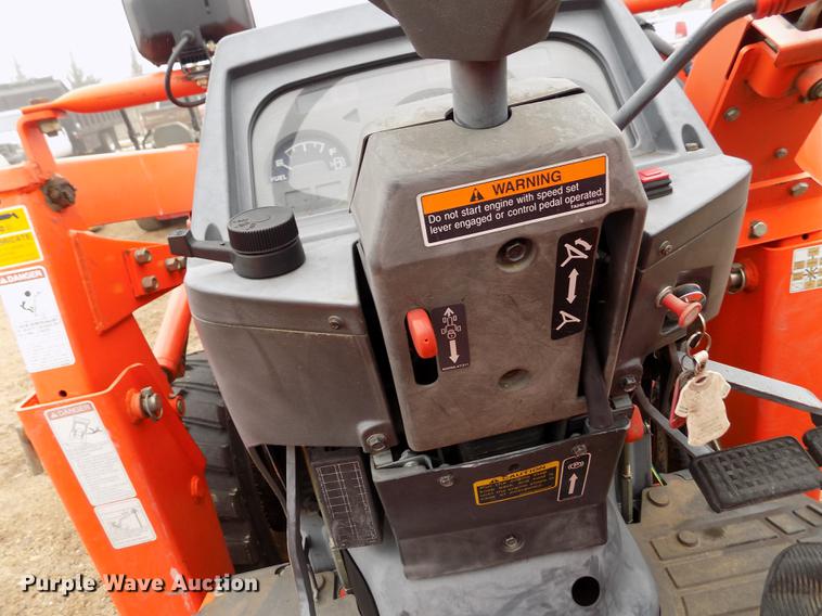 image for item DF2917 Kubota L3410 MFWD tractor