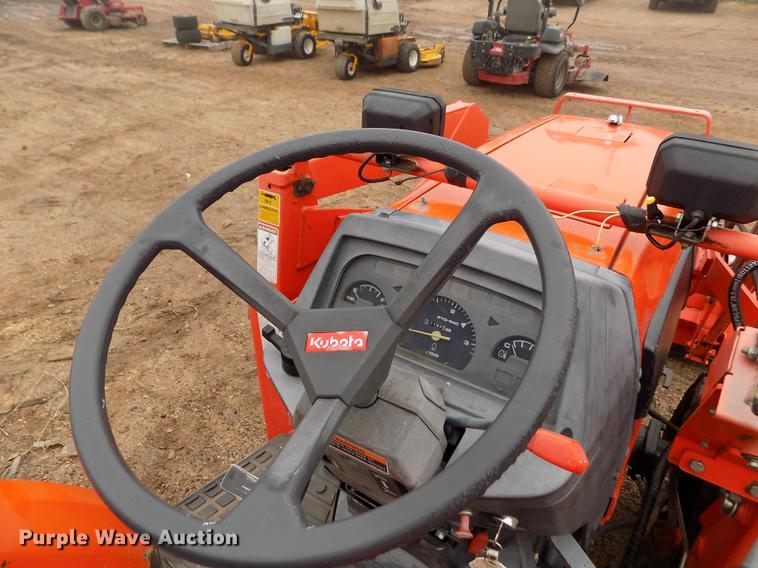 image for item DF2917 Kubota L3410 MFWD tractor